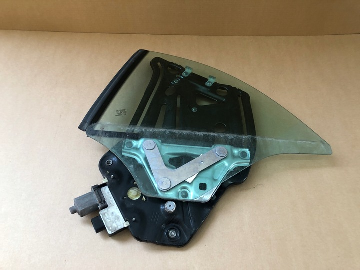 фото №1, Audi a3 8v7 cabrio стекло подъемник левый зад 2012