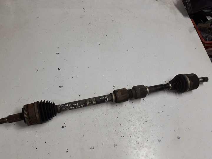 фото №1, Kia sportage 3 iii 1.7 crdi полуось правая перед механическая коробка передач 495012y930