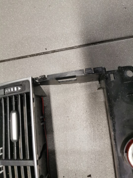 фото №4, Решётка воздуховод зад audi a8 d3 4e0819203b