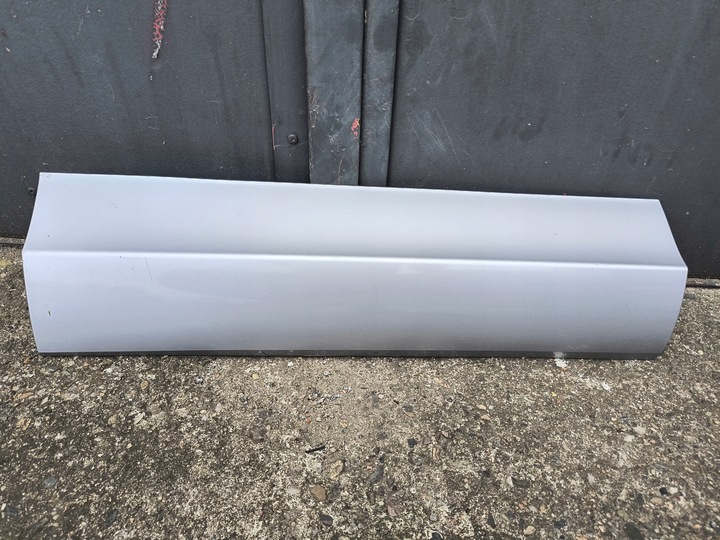 фото №1, Audi q3 8u0 планка двері права перед 8u0853960f s line срібна w колір