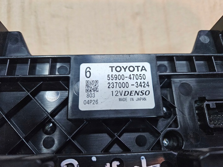 фото №7, Toyota prius plus панель керування вентиляція