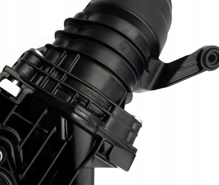 фото №14, Корпус фильтра масла volvo d5, оригинальный номер 30757730