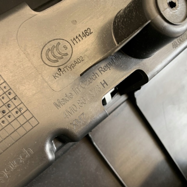 фото №9, Обивка крышки багажника чёрная зад з ролетка audi q7 sq7 4m 17r