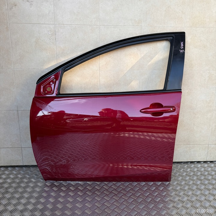 фото №1, Дверь комплектные передние левая toyota yaris iv 2021 год