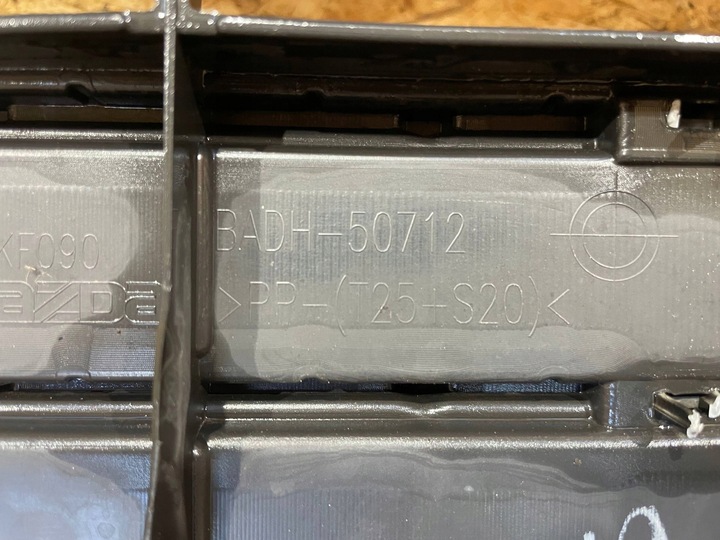 фото №11, Mazda 3 bm iii рестайлинг 16-18 решётка решётка радиатора решётка средняя бампера хром