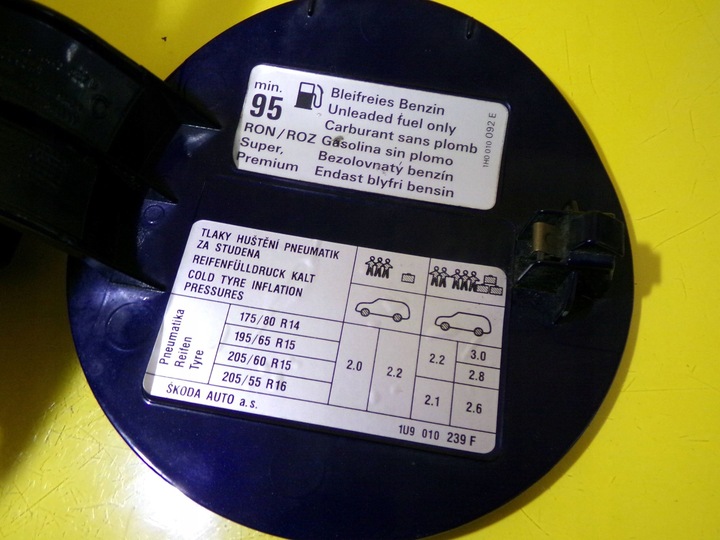 фото №10, Кришка заливання пального skoda octavia i код lak: 9460 1h0010092e nr449