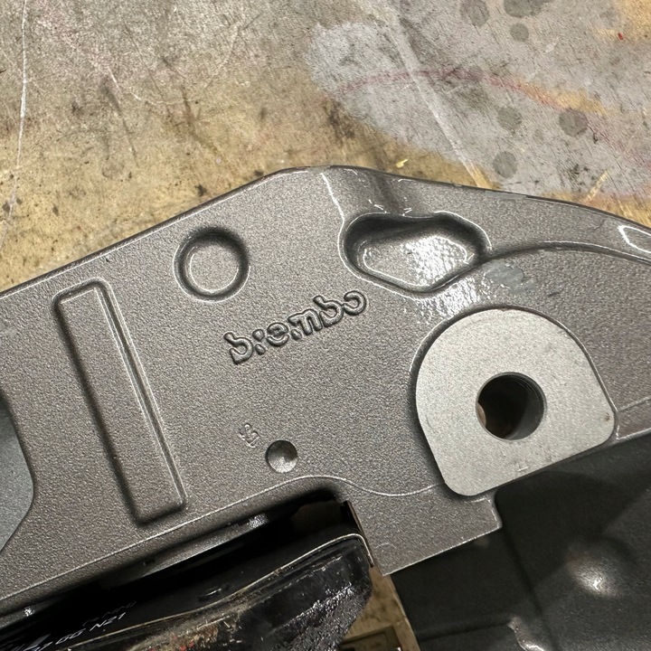 фото №12, Затискачі перед комплект 63 amg brembo mercedes s w223 2234215001 2234214901