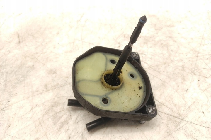 фото №5, Кріплення фільтра пального mazda 5 cw av6q9155aa 1.56l дизель 85kw 2012