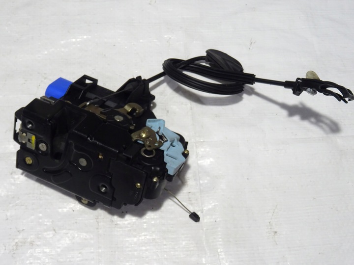 фото №3, Замок дверь перед правый vw golf v 5 plus + 9 контактов