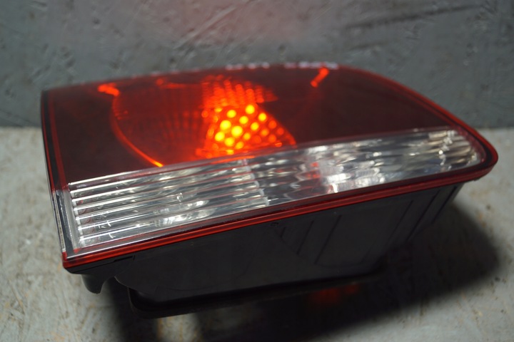 фото №7, Лампа левый зад vw touareg 7l рестайлинг крышка