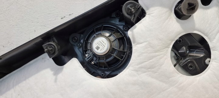 фото №13, Боковина оббивка двері лівий зад tesla модель y