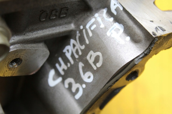 фото №15, Головка права chrysler pacifica 3.6 b 04893811af