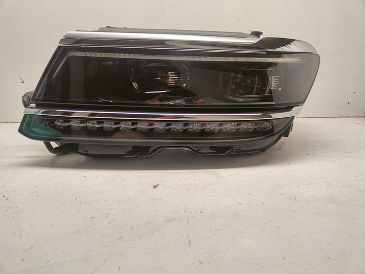 фото №1, Vw tiguan ii allspace полный led лампа левый перед 5nn941081