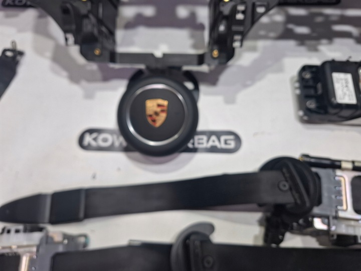 фото №5, Porsche macan 95b передний рестайлинг кожа панель консоль подушка безопасности ремни оригинал