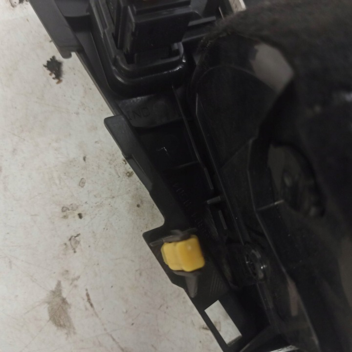 фото №13, Toyota avensis iii t27 пепельница панели распределительной 58804-05040