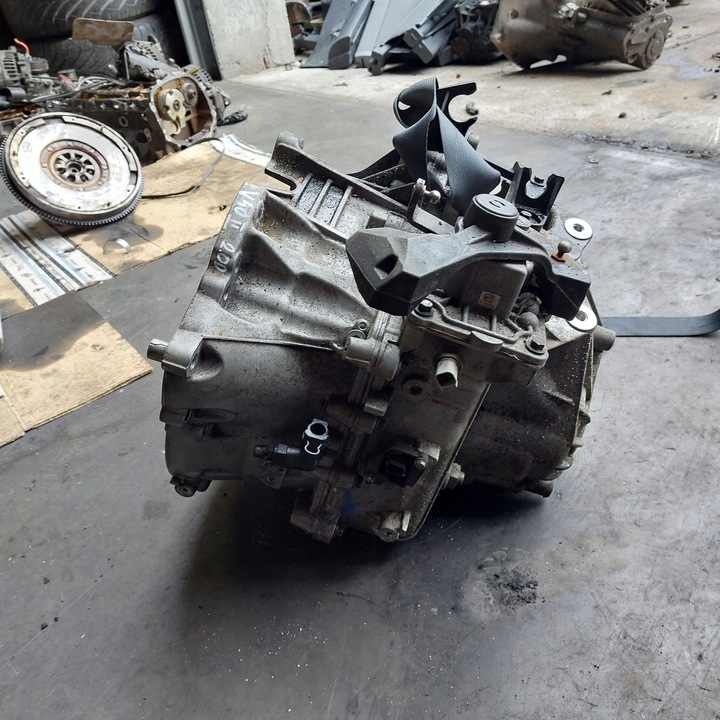 фото №9, Volvo v40 ii d4 2,0d 2014 коробка передач коробки передач механическая код fu1r 7002 aea t1gh4