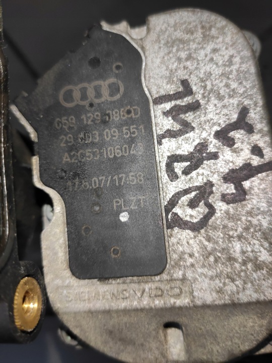 фото №12, Audi q7 4l 4.2 tdi колектор впускний  кришки регулятор оригінал 057129711t