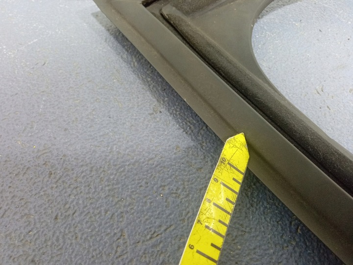 фото №8, Vw jetta vi 5c6 прокладка двері ліва направляюча скла 5c6837431