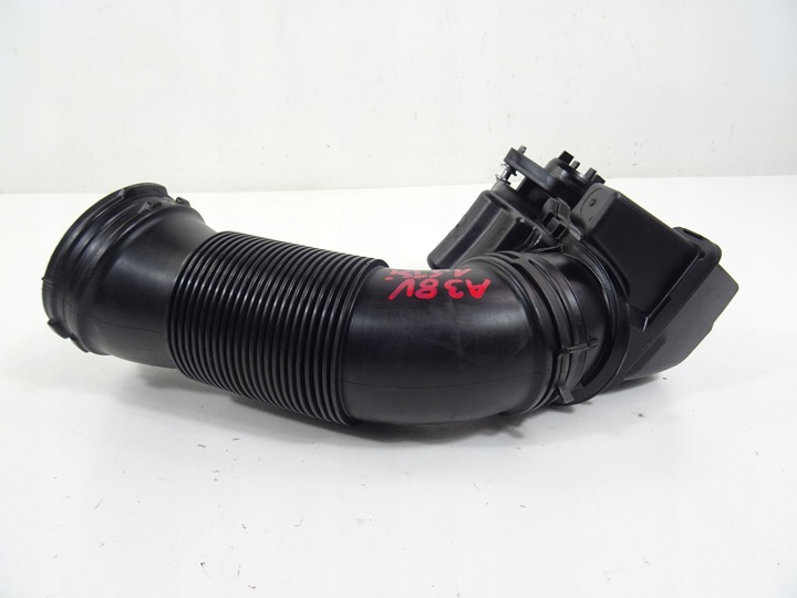 фото №11, Audi a3 8v 1.5 tfsi повітропровід шланг повітря 05e129656a