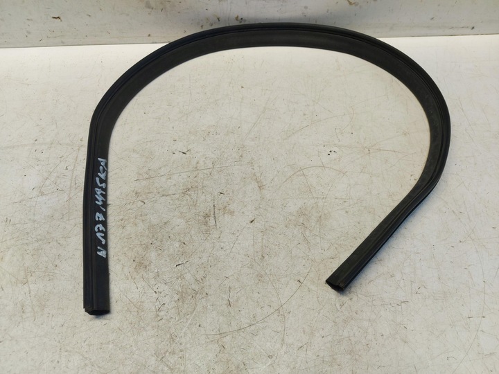 фото №1, Mercedes w177 прокладка капота подкапотное пространство