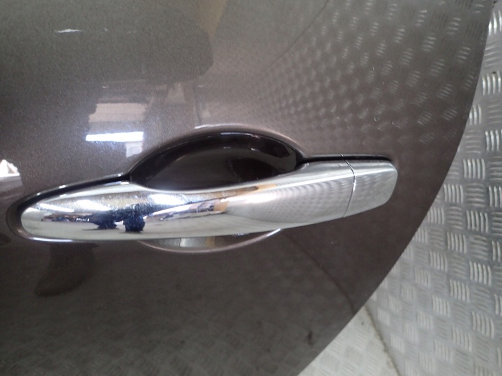 фото №3, Mercedes x w470 дверь зад задние комплектные стекло левая n9