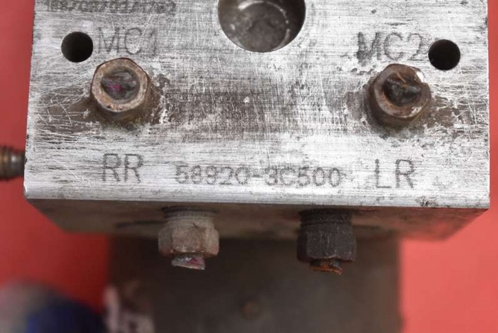 фото №7, Насос abs 58920-3c500 kia magentis 1 i 2.5 v6 166 km 03-06