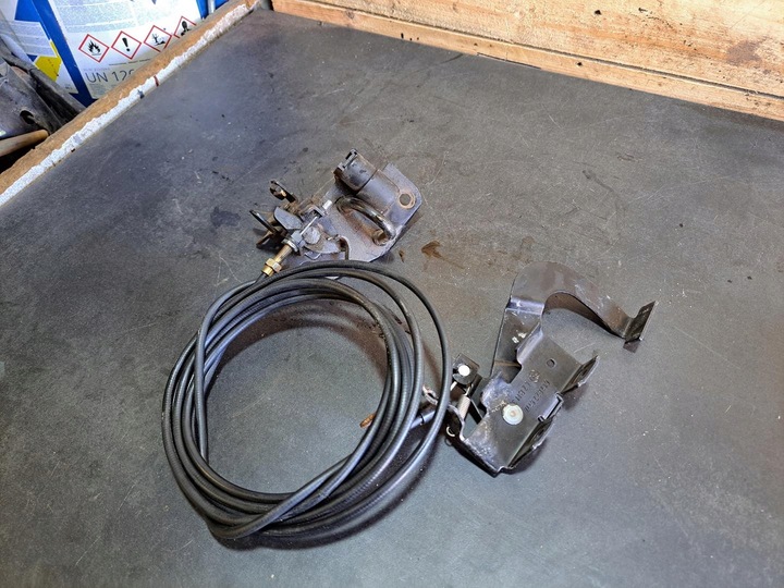 фото №9, Автомобиль skoda fabia i 1.2 универсал замок капота перед передний оригинал kpl