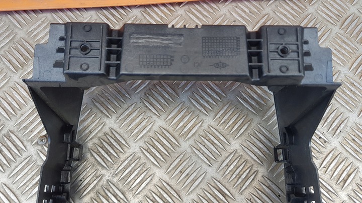 фото №13, Mercedes w169 рамка середня перемикачів радіо панелі