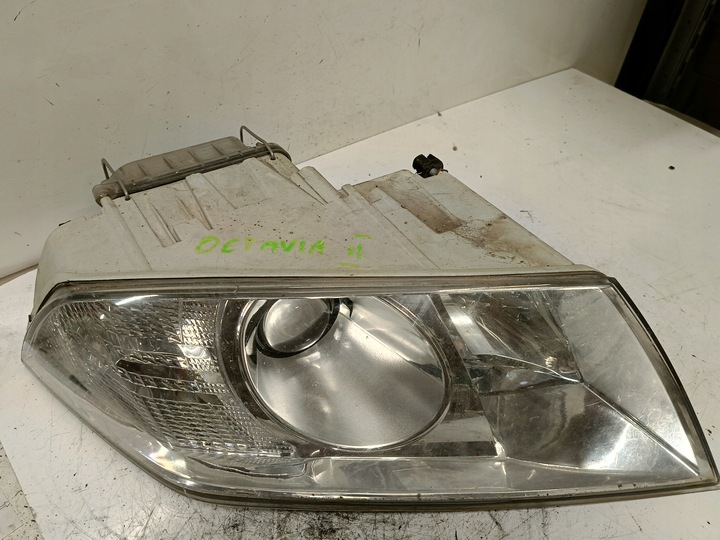 фото №7, Лампа передняя правая skoda octavia