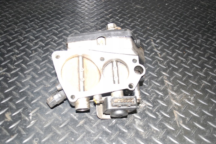 фото №7, Audi a8 d2 4.2 v8 дросельна заслінка 077133063af