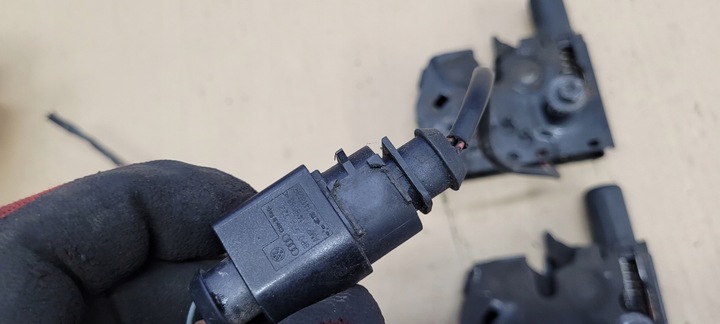 фото №6, A6 c7 4g s6 замок капота перед 4g0823509c s7 4g a7