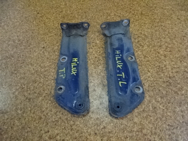 фото №1, Toyota hilux 07r держатель бампера зад крепление kpl