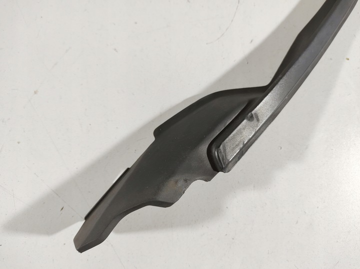 фото №4, Volvo v40 12- планка стёкла левая