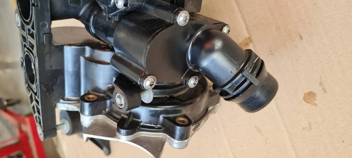 фото №13, Q3 83a насос води термостата корпус 2.0 tfsi 06l121111m a4 b9 8w a3