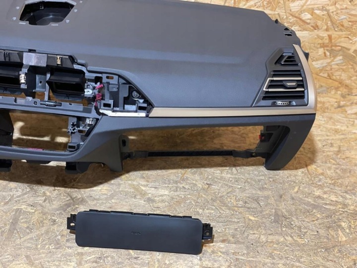 фото №11, Консоль торпедо подушка  bmw x3 g01 x4 g02 lci м-пакет