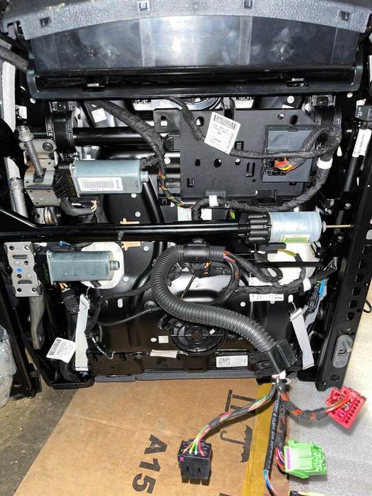 фото №15, Audi a6 c7 рестайлинг sedan сиденья диван обшивки декоры туннель вентиляция новое