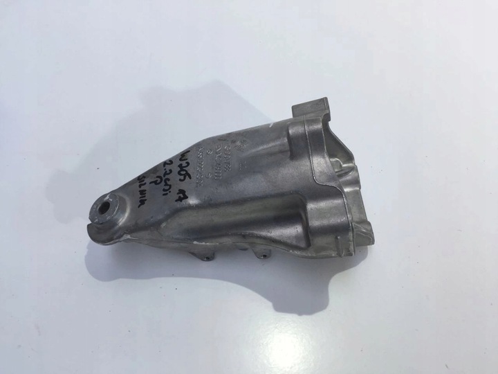 фото №1, Mercedes c w205 2.2 cdi кронштейн лапи двигателя p