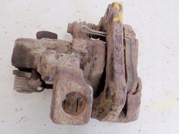 фото №5, Honda concerto 1.6 1994r суппорт правые зад