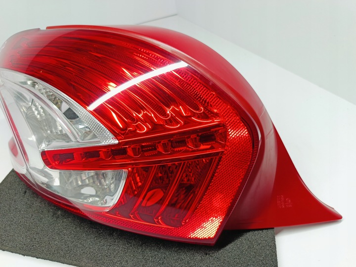 фото №3, Peugeot 208 i 12- лампа левый зад левая задняя eu 9672628280