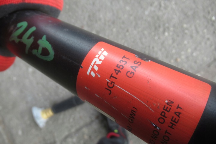 фото №3, Volvo v50 2.4 d 06r амортизатор зад jgt453t комплект