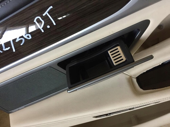 фото №13, Боковина обивка правые зад canberrabeige bmw g12