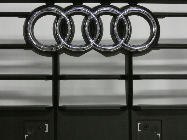 фото №5, Решётка, решётка радиатора audi q-8 теневая линия