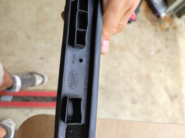 фото №11, Range rover velar - планка дахова рейлінг лівий