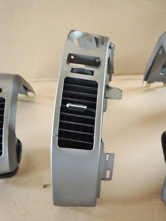 фото №11, Prius ii 2 решітка повітропровід впуск повітря w консолі