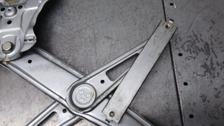 фото №4, Подъемник левые перед toyota corolla 1.4b 03-07r