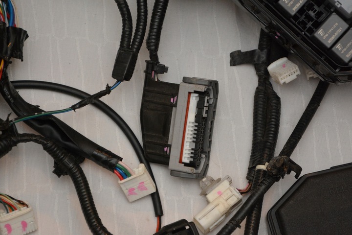 фото №8, Установка коробка запобіжників toyota chr повний led