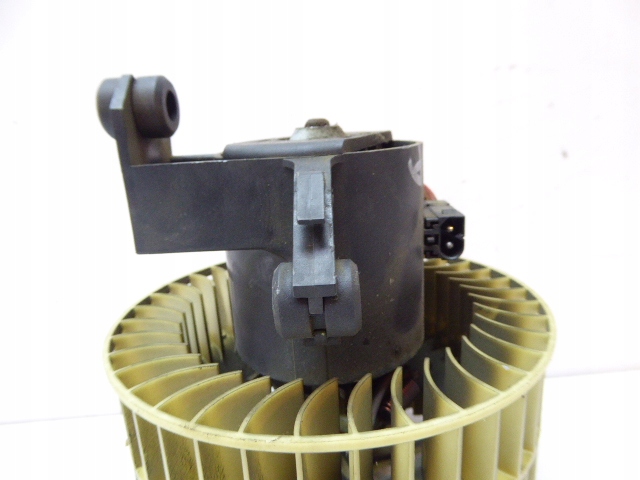 фото №4, A клас w168 97-01 повітродувка вентилятор повітропровід інтер'єру 1.4 8v 166940