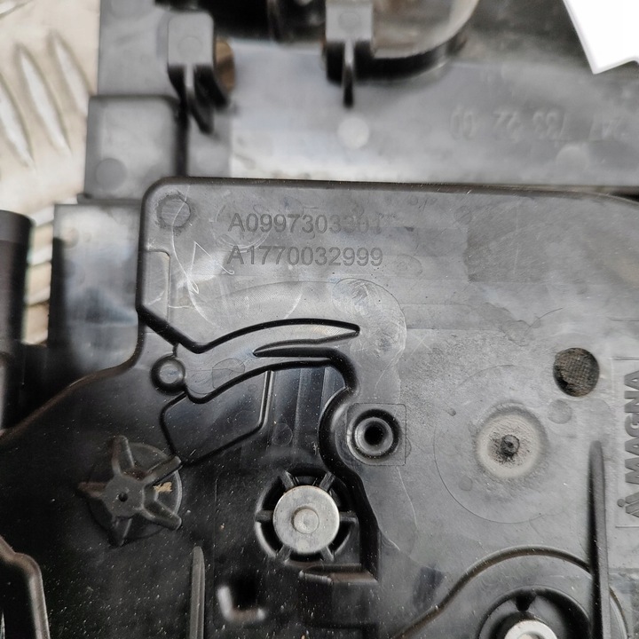 фото №7, Mercedes-benz eqb 2022 правая сторона замок дверь задних