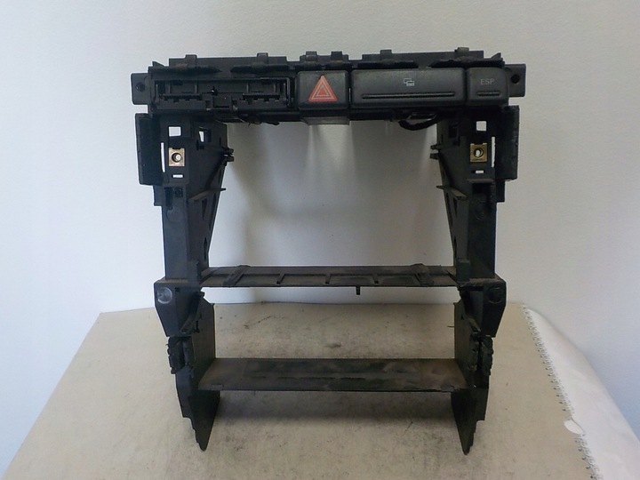 фото №1, Audi a4 b6 b7 консоль средняя рамка радио 8e0858005f