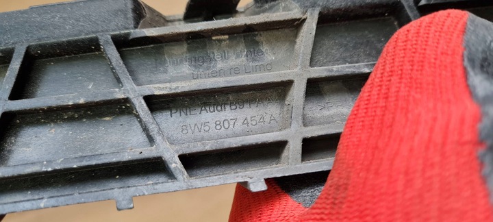 фото №12, A4 b9 8w рестайлінг ковзун тримач кріплення бампера праві зад sedan 8w5807454a